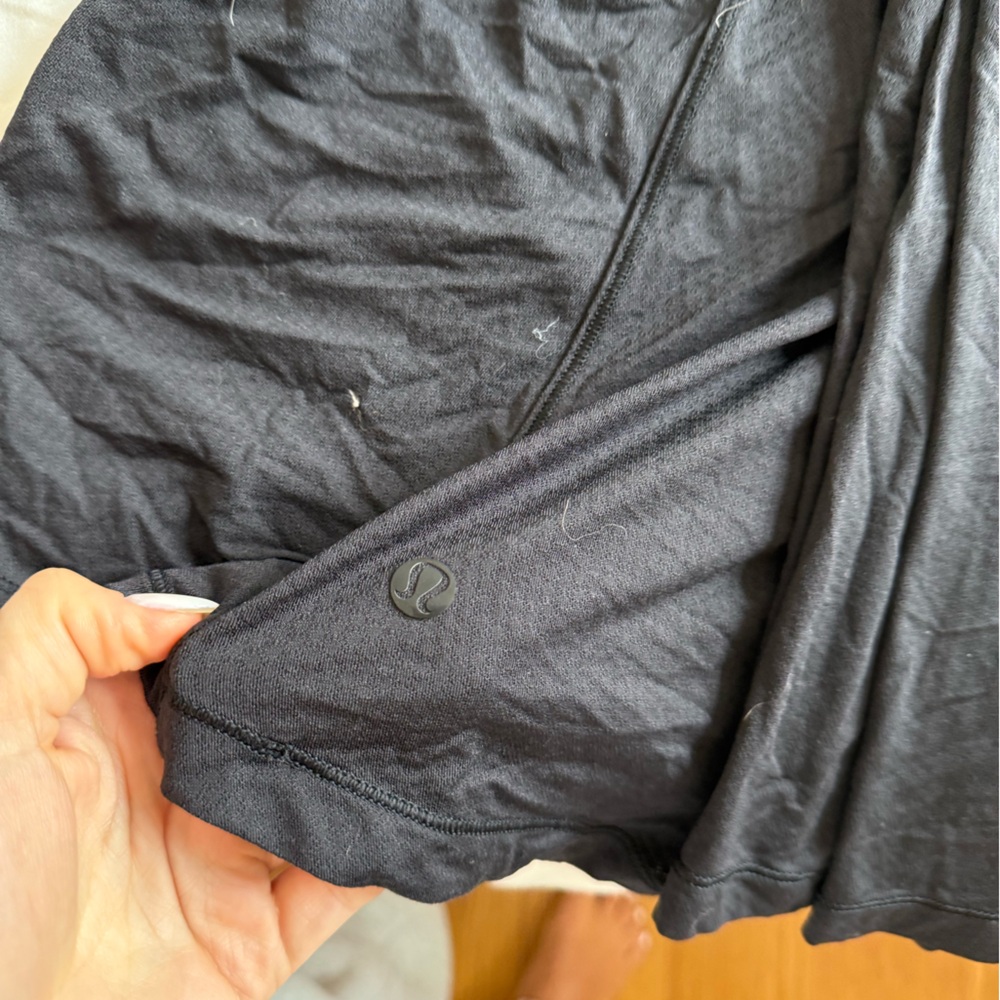 Lululemon workout top - Picture 4 of 5